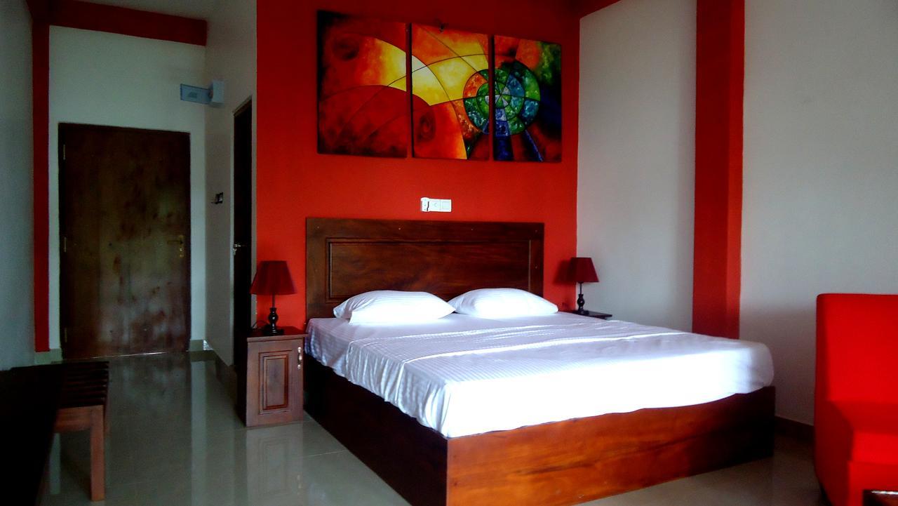Bridge Hotel Negombo Kimbulapitiya الغرفة الصورة