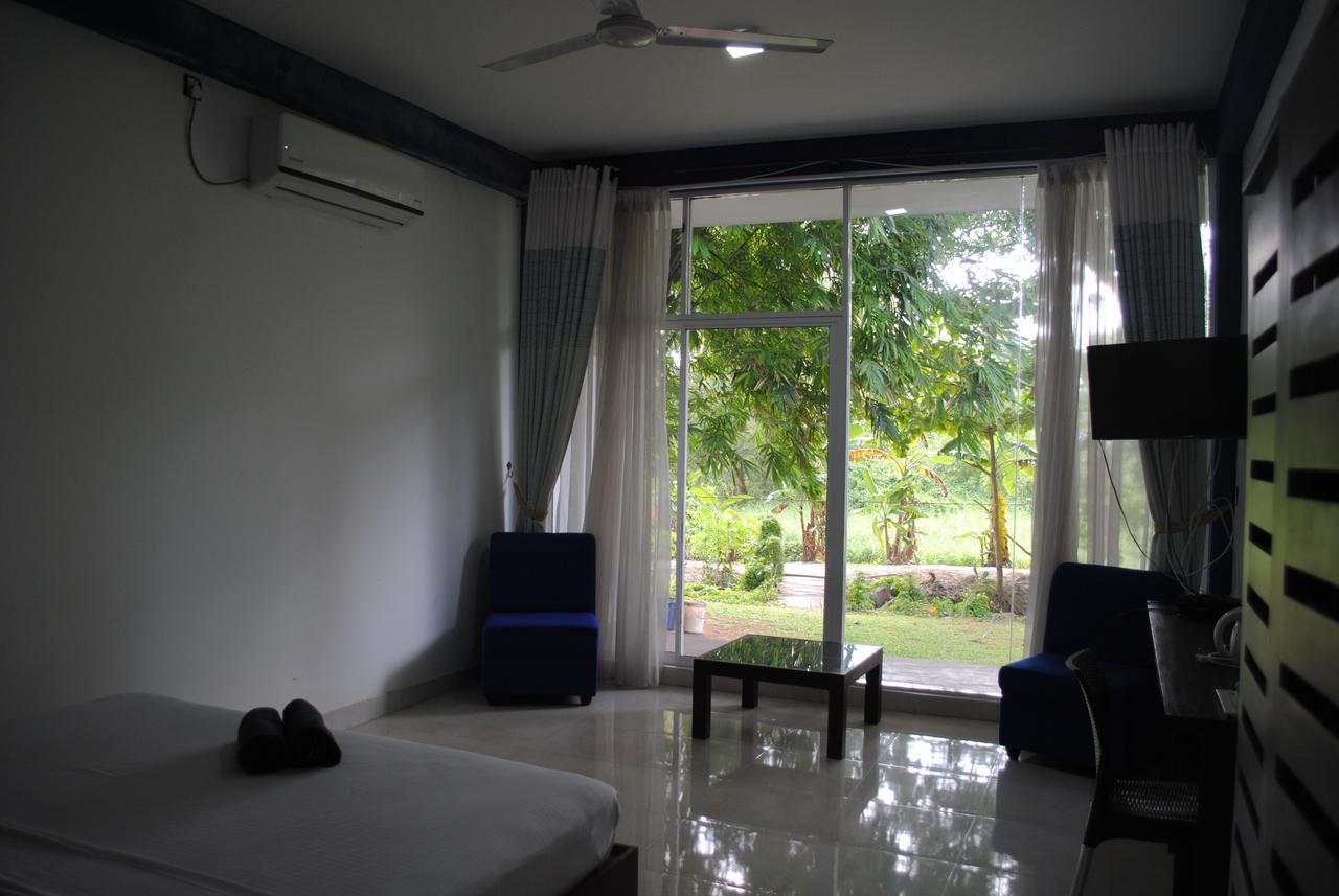 Bridge Hotel Negombo Kimbulapitiya الغرفة الصورة